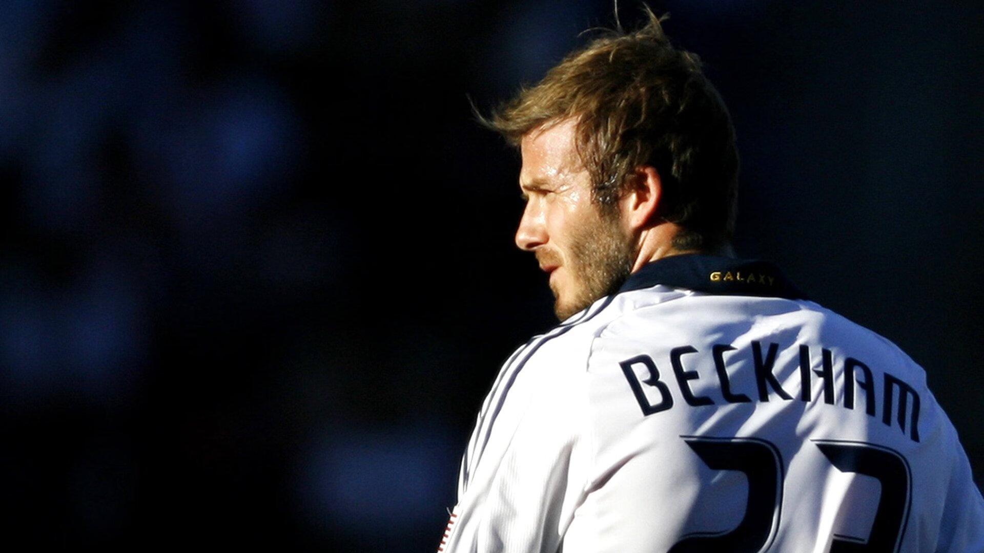 梅西梅开二度助迈阿密国际逆转胜 球迷沸腾见证球王风采