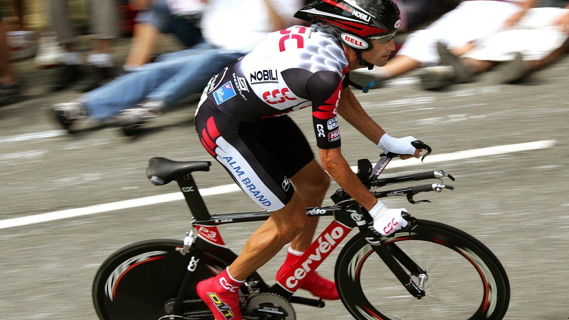 基恩痛批安菲尔德嘘声,自家球迷嘲讽本地青训骄子,何谈风度与忠诚?